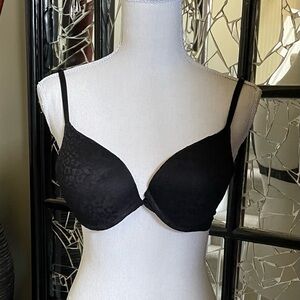 Woman’s Pink Victoria Secret Lacy Bra 36B Black